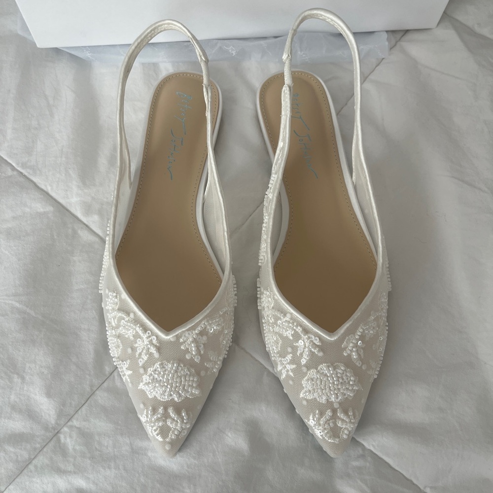 Betsey Johnson Renn Ivory Flats Beaded Slingback Lace Detail w/ Blue Bottoms